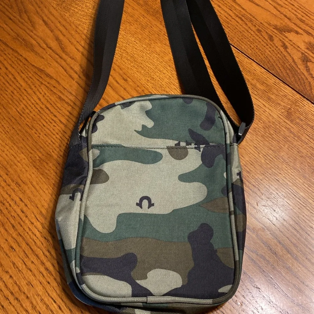 True Religion Frank Crossbody Bag Camouflage TR101402 NWT